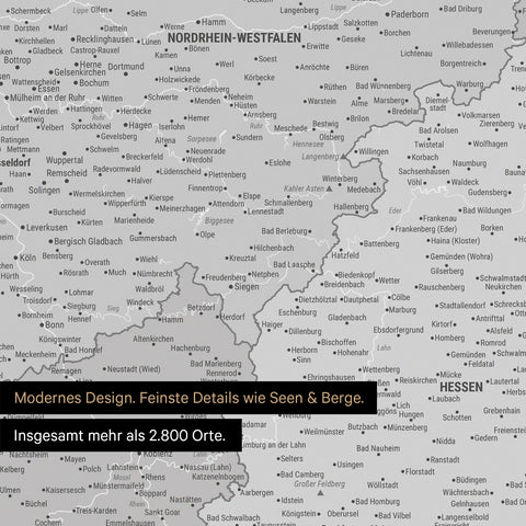 Ausschnitte einer Deutschlandkarte mit Bayern als Poster in Multicolor Gray mit Bergen, Seen und 2.500 Orten