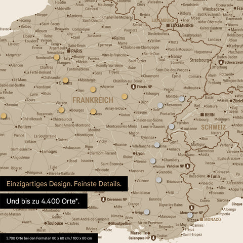 Ausschnitt einer magnetischen Europakarte in Desert Sand (Beige) zeigt einen Ausschnitt von England, Frankreich und Belgien mit Details wie Nationalparks, Flüssen und zahlreichen kleineren Orten und Städten