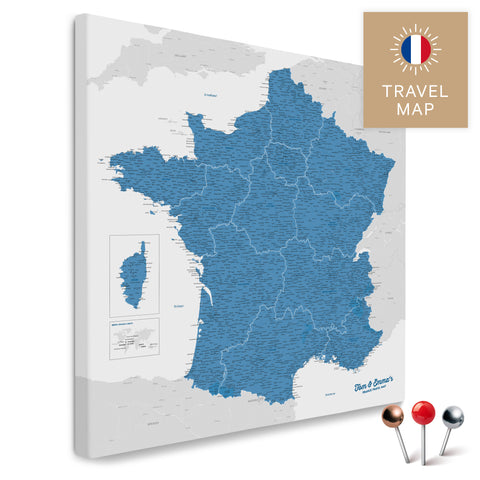 Carte de la France en couleur bleue dans un design moderne et minimaliste comme toile pour épingler des voyages et des lieux