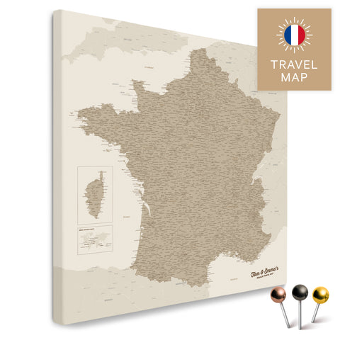 Carte de la France en couleur Sable du Désert dans un design moderne et minimaliste comme toile pour épingler des voyages et des lieux