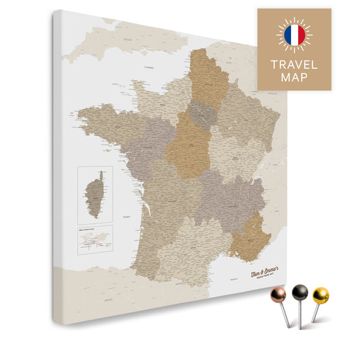 Carte de France en couleur Multicolore Beige dans un design moderne et minimaliste sous forme de toile pour épingler des voyages et des lieux