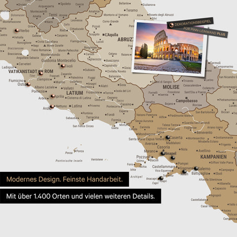 Italien Landkarte in Multicolor Beige als Leinwand zum Pinnen zeigt einen Ausschnitt von Rom, Abruzzien und Kampanien mit vielen Details wie Nationalparks, Flüssen und zahlreichen kleinen Orten und Städten, die teilweise mit Pins markiert sind
