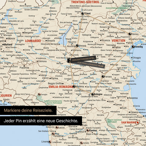Italien Landkarte in Multicolor Classic als Leinwand zum Pinnen zeigt einen Ausschnitt von Rom, Abruzzien und Kampanien mit vielen Details wie Nationalparks, Flüssen und zahlreichen kleinen Orten und Städten, die teilweise mit Pins markiert sind