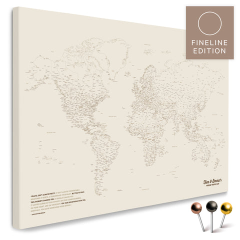 Carte du monde FINELINE en toile tableau d'affichage couleur sable désert avec un design minimaliste et fin en contour pour marquer et planifier vos voyages