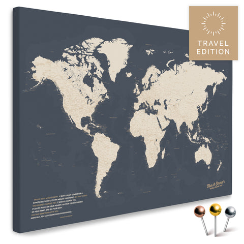 Carte du monde de haute qualité en Hale Navy (bleu marine foncé et or) en toile à punaiser, parfaite pour marquer et planifier vos voyages, acheter