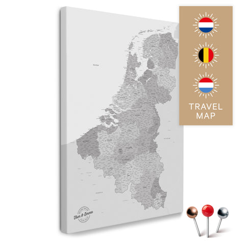 Benelux-Landkarte mit Niederlande, Belgien und Luxemburg in der Farbe Multicolor Grau in einem modernen, minimalistischem Design als Leinwand zum Pinnen von Reisen und Orten