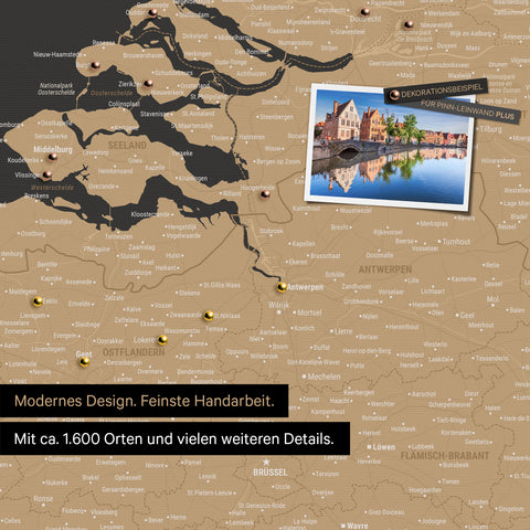 Benelux-Landkarte in Sonar Black als Leinwand zum Pinnen zeigt einen Ausschnitt von Seeland, Ostflandern und Antwerpen mit vielen Details wie Nationalparks, Flüssen und zahlreichen kleinen Orten und Städten, die teilweise mit Pins markiert sind
