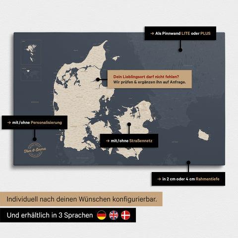 Vielfältige Konfigurationsmöglichkeiten einer Dänemark-Karte als Pinn-Leinwand in der Farbe Hale Navy