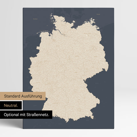 Neutrale und schlichte Standard-Ausführung einer Deutschland-Karte als Pinn-Leinwand in Hale Navy (Dunkelblau)