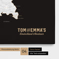 Deutschland-Karte als Pinn-Leinwand in Schwarz-Weiss mit eingedruckten Logo im Vintage-Look