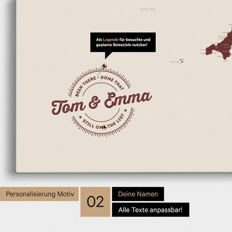 Personalisierte England-Karte als Pinn-Leinwand in Farbe Bordeaux Rot mit eingedruckten Namen und einer Legende zur Markierung von besuchten Orten