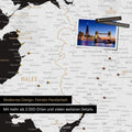 Ausschnitt einer Landkarte von Wales und England in Farbe Schwarz-Weiss mit Pins zur Markierung von besuchten Reisezielen