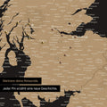 Detail einer England- & Großbritannien-Karte als Pinn-Leinand in Farbe Sonar Black (Schwarz-Gold) mit Kartenausschnitt von Schottland