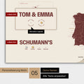 Magnetische Europa-Karte in einem modernen Design in Bordeaux Rot als Magnetboard mit Personalisierung als Logo mit einer Weltkugel