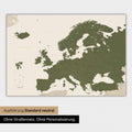 Neutrale und schlichte Ausführung einer magnetischen Europakarte in Olive Green