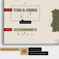 Europa-Karte in einem modernen Design in Olive Grün als Pinn-Leinwand mit Personalisierung als Logo mit einer Weltkugel