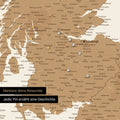 Pinnen von Reisezielen auf einer magnetischen England & Irland-Karte als Magnetposter