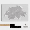 Neutrale und schlichte Standard-Ausführung einer Schweiz-Karte als Pinn-Leinwand in Treasure Gold