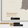 Spanien- & Portugal-Karte als Leinwand in Warmgray mit Personalisierung als Logo mit Familiennamen und Legende für Orte, die man bereits besucht hat und noch besuchen möchte