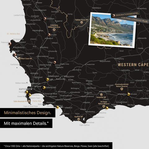 Detail einer Südafrika Landkarte als Pinn-Leinwand im minimalstischen Design und Farbe Light Black, die mit Pins markierte Reiseziele in der Region rund um Kapstadt zeigt. Auf der Pinn-Leinwand können auch Fotos befestigt werden.